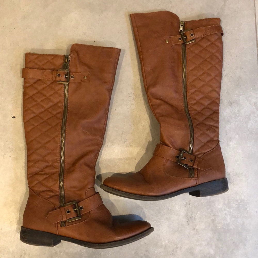 Brown tall boots !
